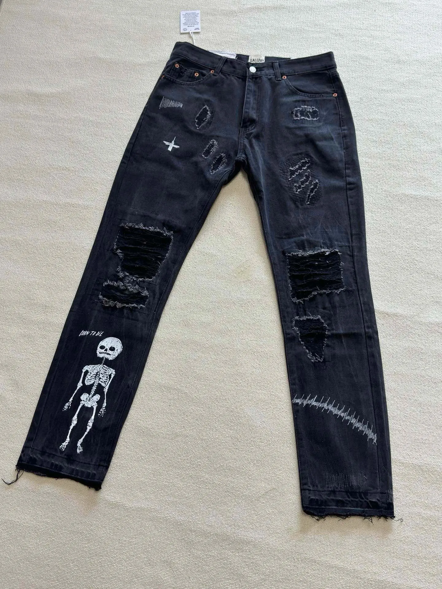 -Size upper body P246#G22 GALLERY DEPT. Skull hand-stitched distressed distressed jeans -Color: Black -Size: S-XXL
